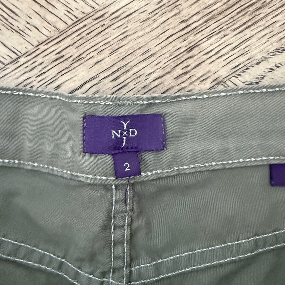 NYDJ Olive Green Cropped Pants Embroidered Hem Button Detail Size 2 - Picture 9 of 14